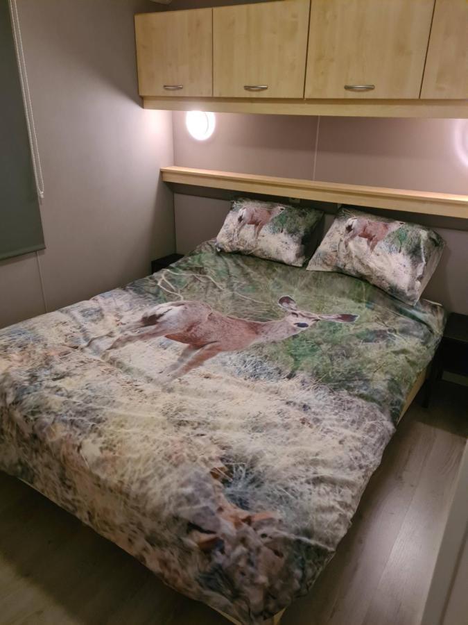 Relax Huisje Is Een Luxe Huisje Met Een Vaatwasser En Zeer Snel Wifi 5G En Is Voorzien Van Een Nieuwe Badkamer En Keuken Met Een Omheinde Tuin Met Een Eigen Parkeerplaats Putten Exterior photo