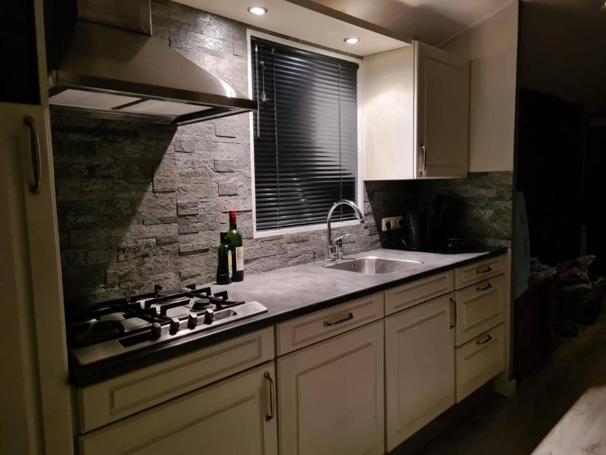 Relax Huisje Is Een Luxe Huisje Met Een Vaatwasser En Zeer Snel Wifi 5G En Is Voorzien Van Een Nieuwe Badkamer En Keuken Met Een Omheinde Tuin Met Een Eigen Parkeerplaats Putten Exterior photo