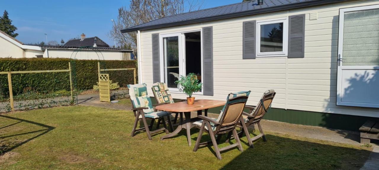 Relax Huisje Is Een Luxe Huisje Met Een Vaatwasser En Zeer Snel Wifi 5G En Is Voorzien Van Een Nieuwe Badkamer En Keuken Met Een Omheinde Tuin Met Een Eigen Parkeerplaats Putten Exterior photo
