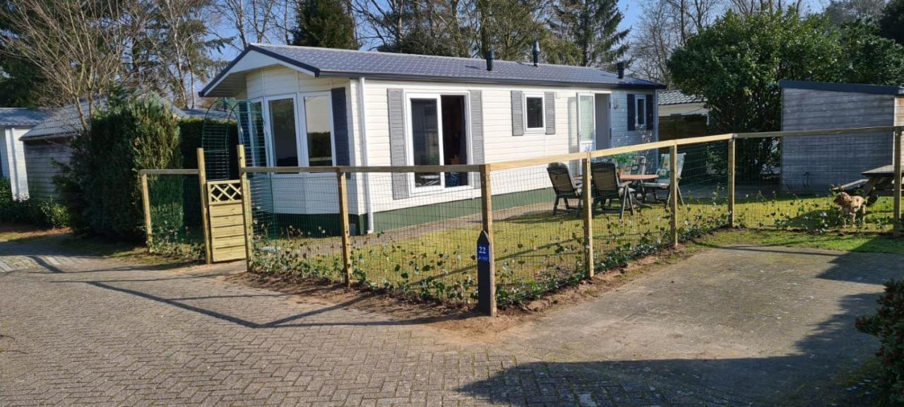 Relax Huisje Is Een Luxe Huisje Met Een Vaatwasser En Zeer Snel Wifi 5G En Is Voorzien Van Een Nieuwe Badkamer En Keuken Met Een Omheinde Tuin Met Een Eigen Parkeerplaats Putten Exterior photo