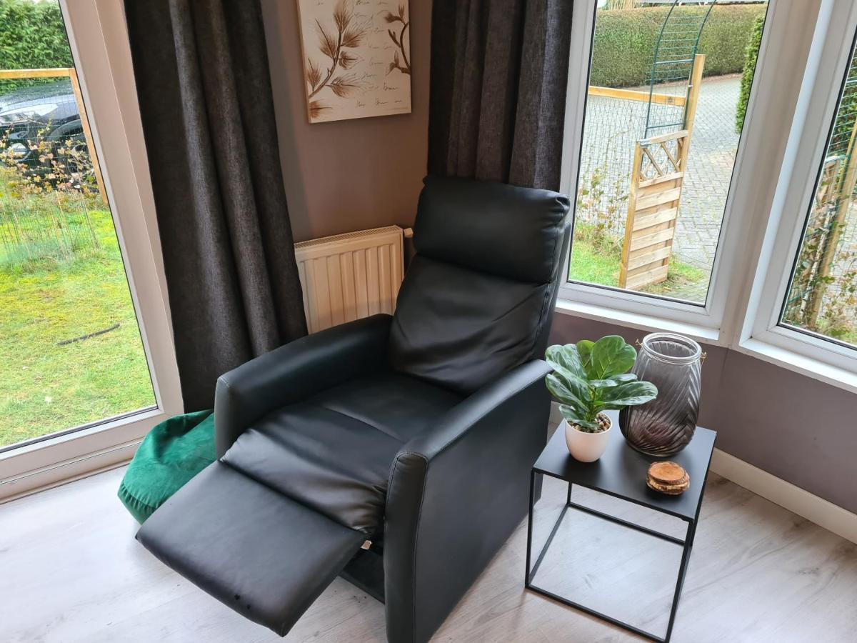 Relax Huisje Is Een Luxe Huisje Met Een Vaatwasser En Zeer Snel Wifi 5G En Is Voorzien Van Een Nieuwe Badkamer En Keuken Met Een Omheinde Tuin Met Een Eigen Parkeerplaats Putten Exterior photo
